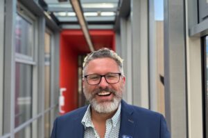 Prof. Jakub D. Rybka i podejście do teorii spiskowych